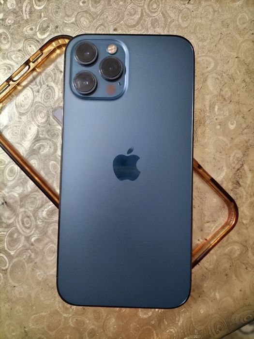 Продам айфон 12 про макс