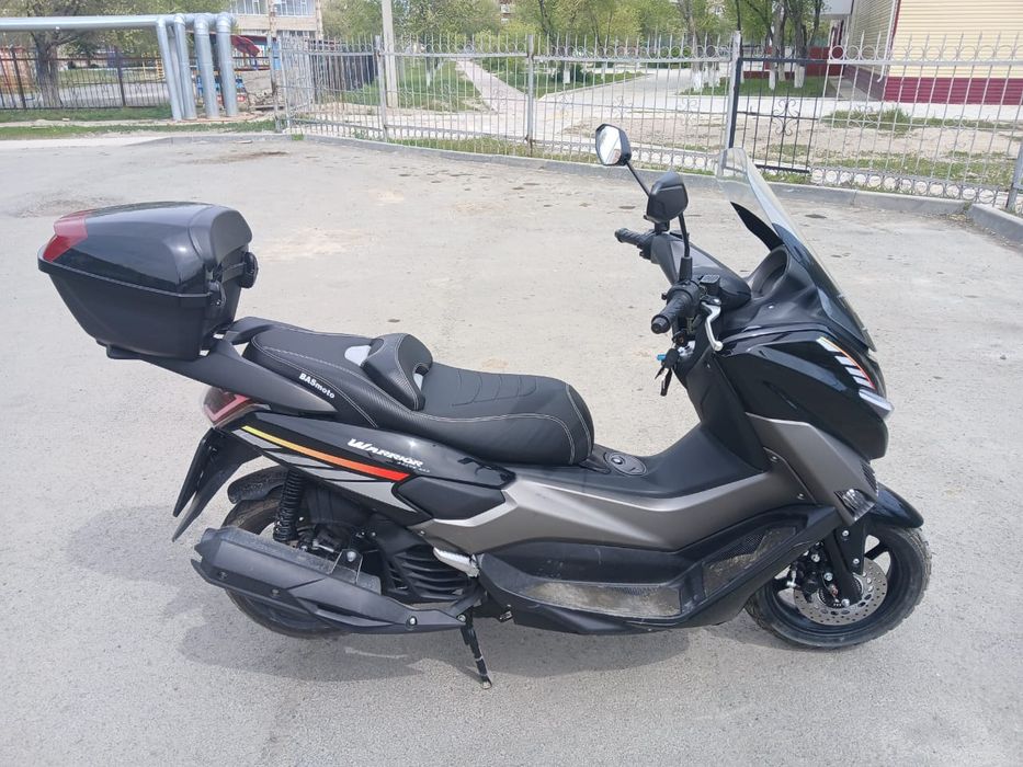 Скутер модель N - Max