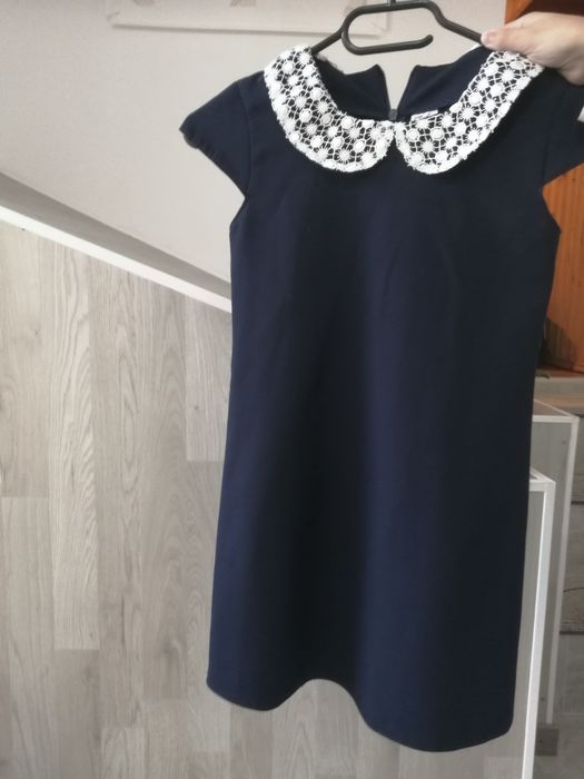 Vând rochițe  fetite