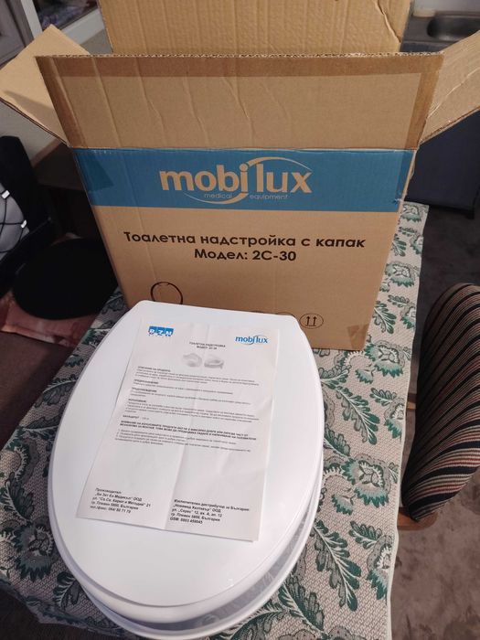 Тоалетна надстройка с капак