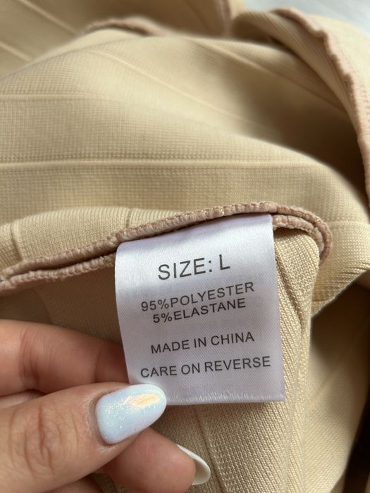 Златиста бандажна рокля