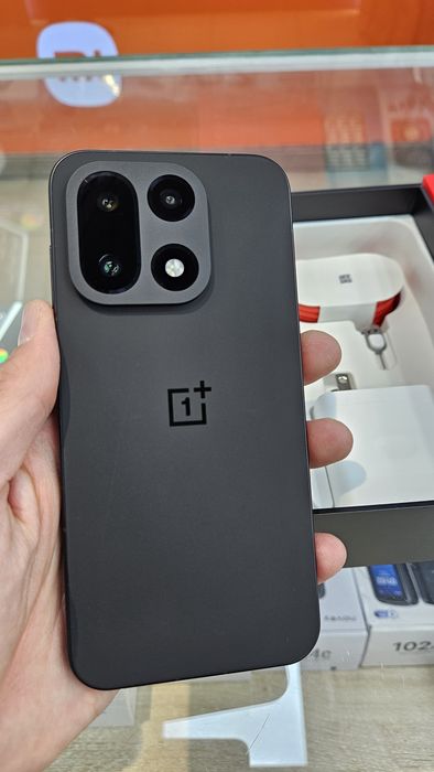 OnePlus 15 16/512 Black Global American version