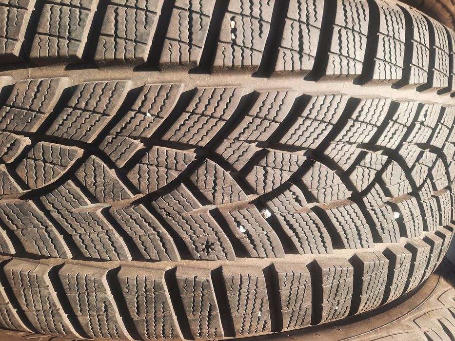 245/45/18;225/50/18;225/45/18;245/40/18;235/55/18 Зимни Гуми с борд