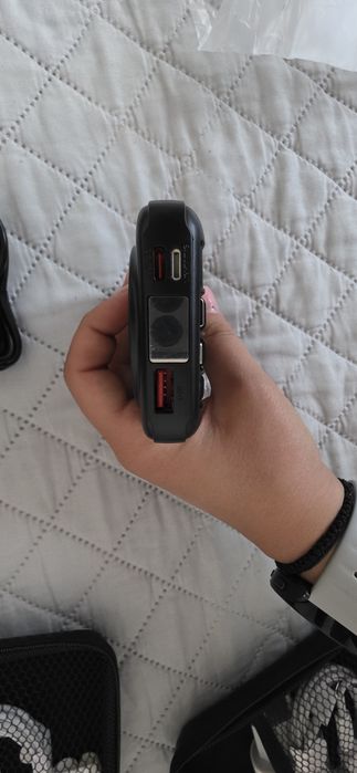 Set 2 baterii externe cu adaptoare multiple si incarcare Wireless + 2 incarcatoare  auto
