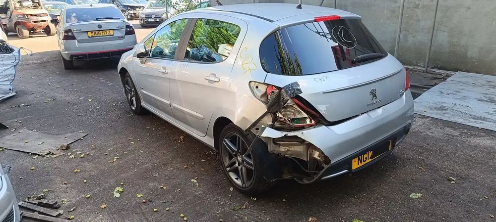 Dezmembrari / Dezmembrez Peugeot 308 1.6 DV6C cutie viteze manuală cod culoare EZR - VOPSEA GRI ALUMINIU