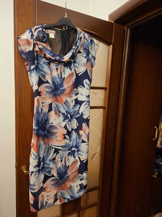 vand rochie model inflorat marime 48-50