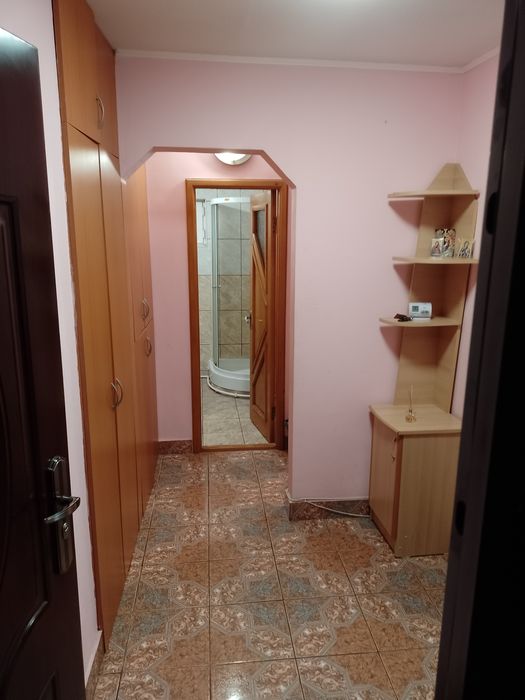 Proprietar,inchiriez apartament cu 2 camere