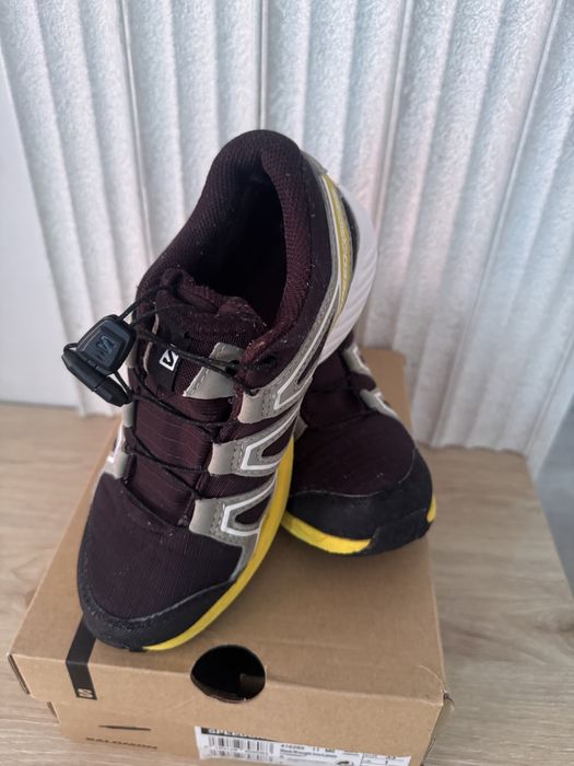 Детские кроссовки