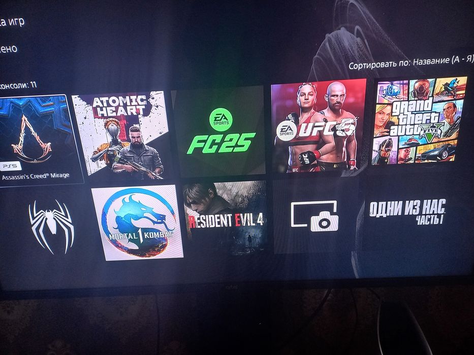 PS5 slim ideal tiniq original djoystik o'yinlari yozigan karobka bor.