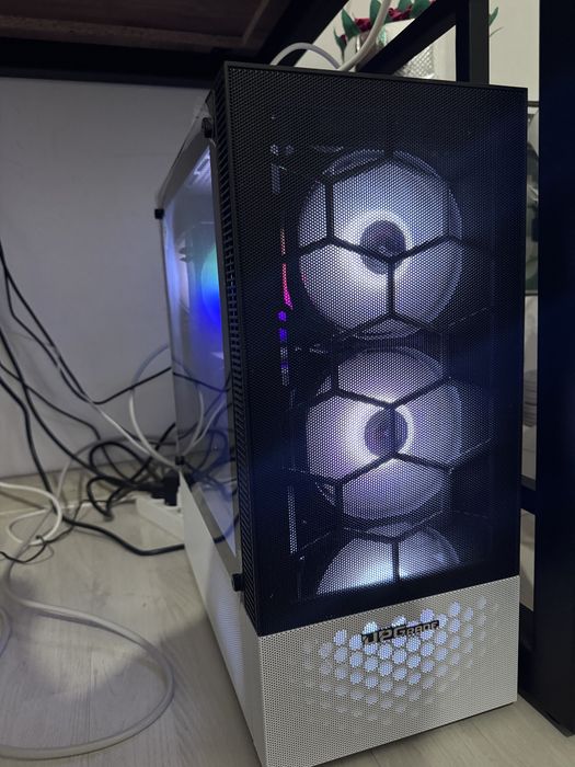 Игровой компьютер i5-14400F RTX 5060 8GB DDR5 SSD 1TB