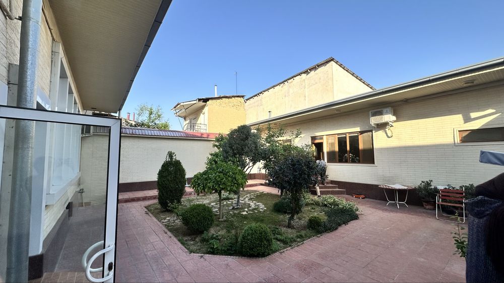 Продаётся в Думраобод, напротив школы 131 (Vosiq International School)