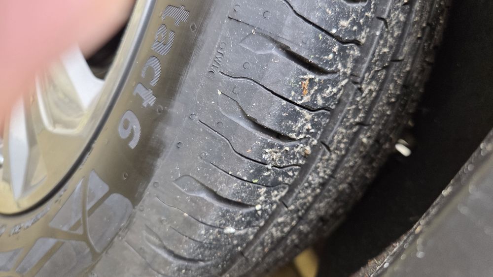 Continental EcoContact 6 215/55/R17 vara DOT 2025