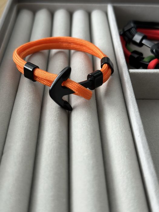 Гривни с котва / различни цветове /