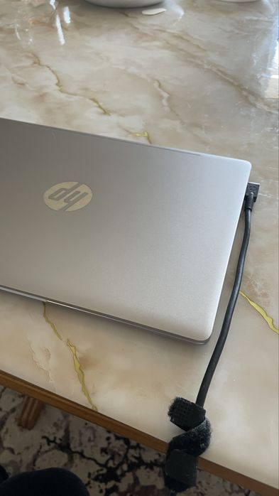 Лаптоп HP elitbook Folio G1 12.5 Full HD 238 Gb SSD дефект с екрана