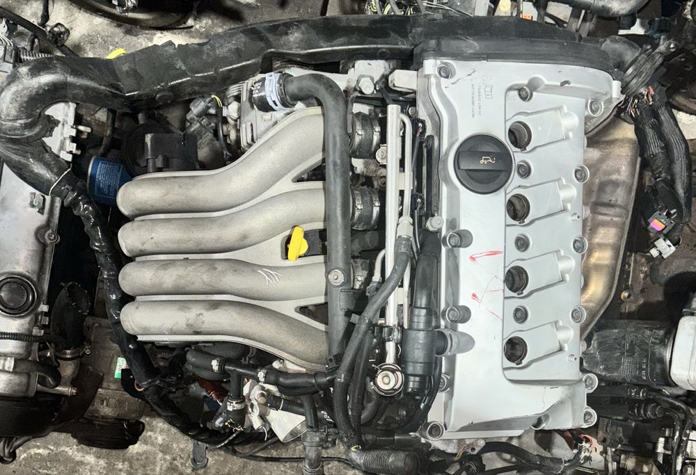 Двигатель мотор ауди A4 ALT 2.0