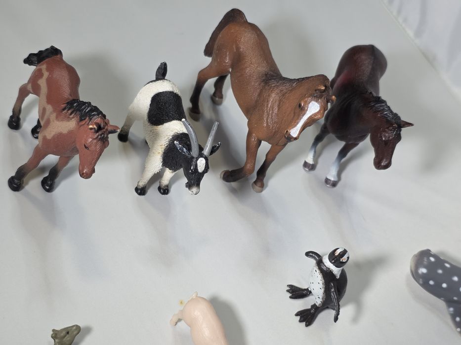 Lot 10 figurine Animale unele Mojo