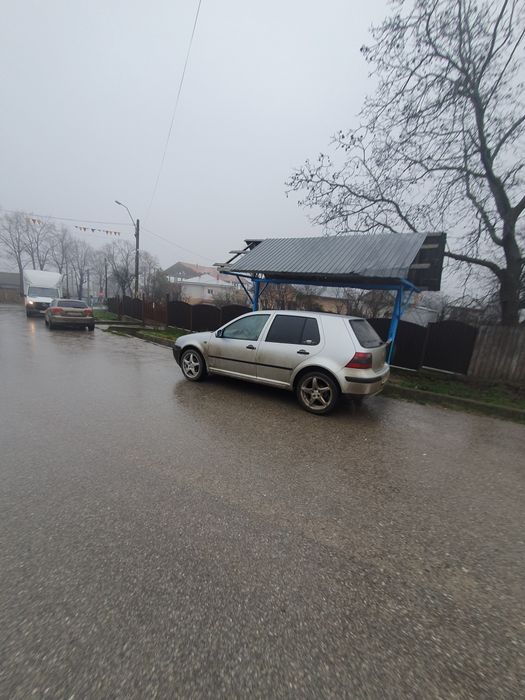 Vând golf 4 1.4 beniza