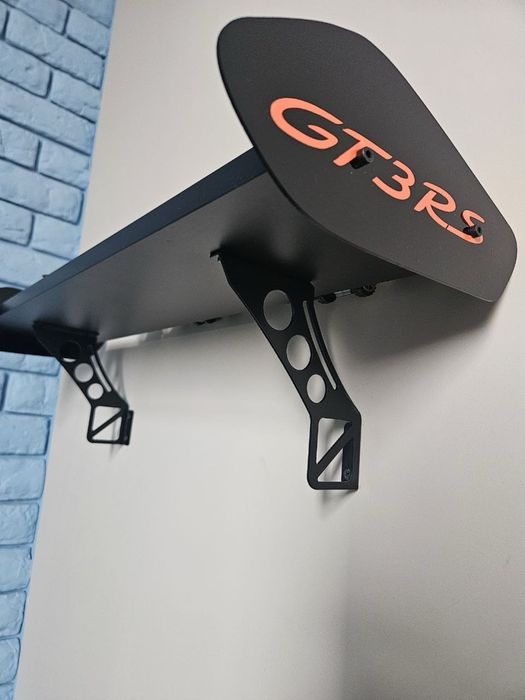 Настенные полки-спойлер