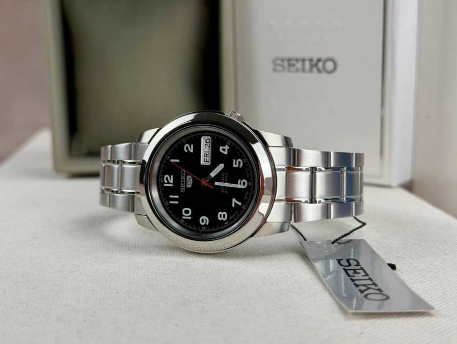 Уникален, нов японски часовник Seiko 5