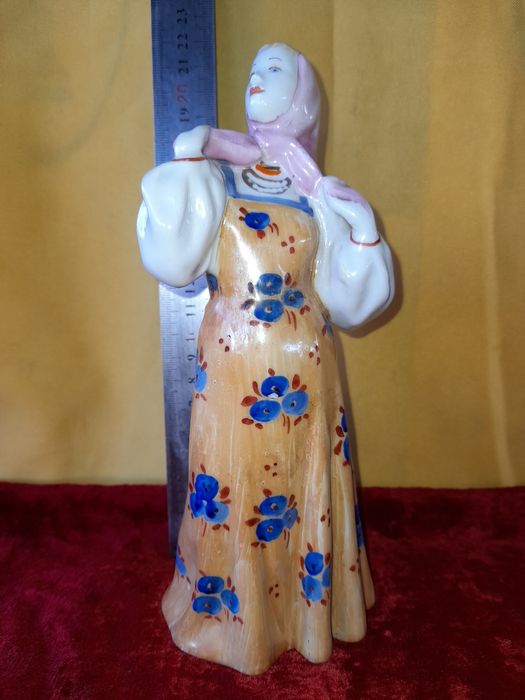 Советские фарфоровые статуэтки