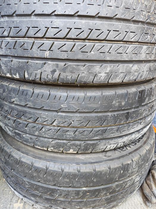 Vând cauciucuri 215/65/16 C