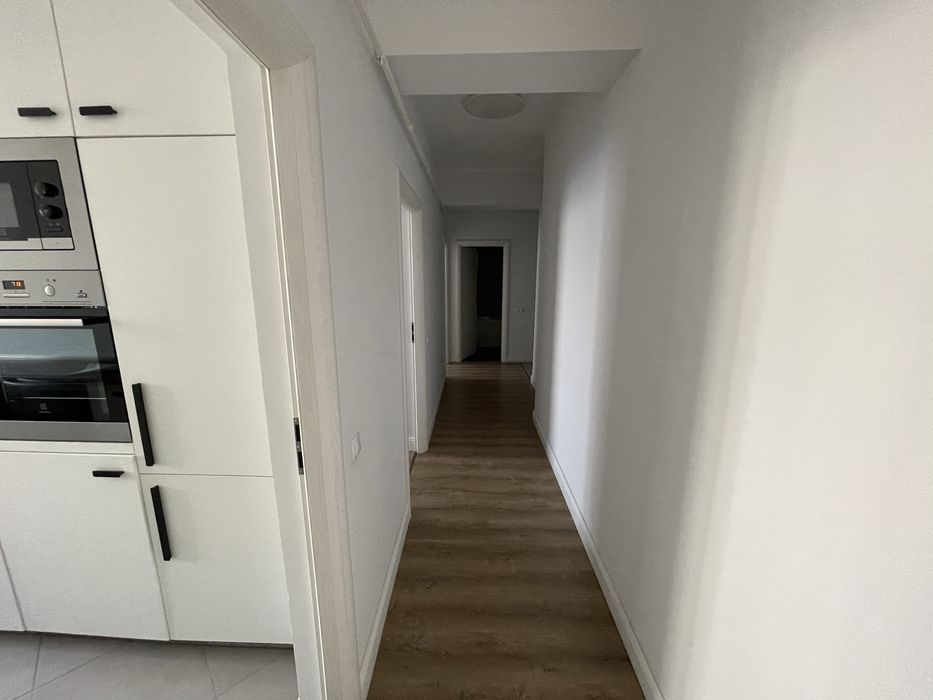 Apartament 3 camere bloc nou Crinului centru cu parcare subterana