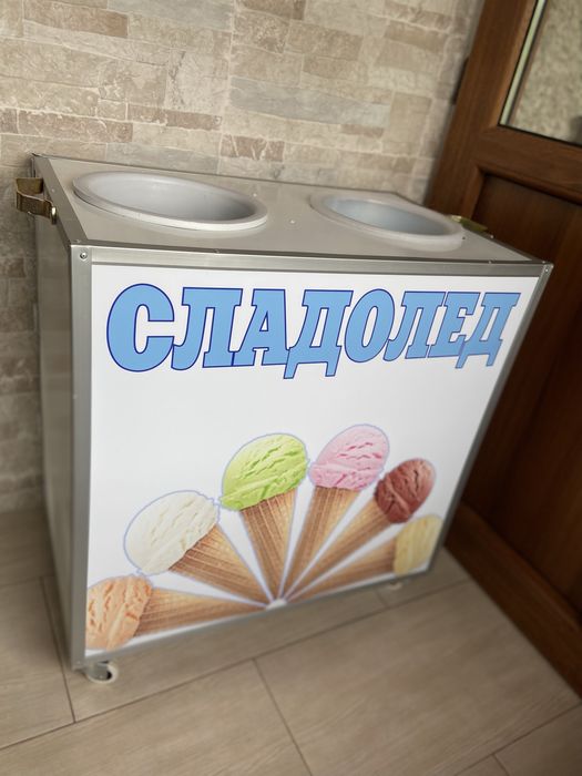 Мобилна термо-количка за сладолед с 2 гнезда