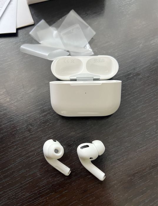 Apple airpods 2pro, noi la cutie