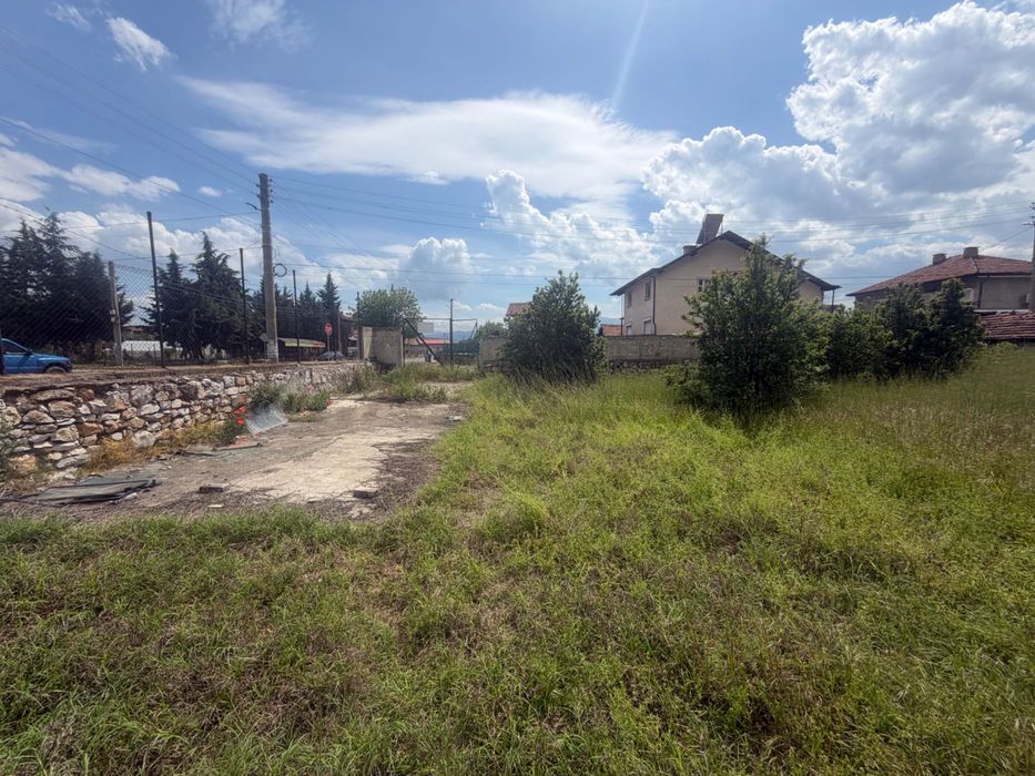 Къща 200 кв. с Двор 1 дк в с. Главиница, Пазарджик