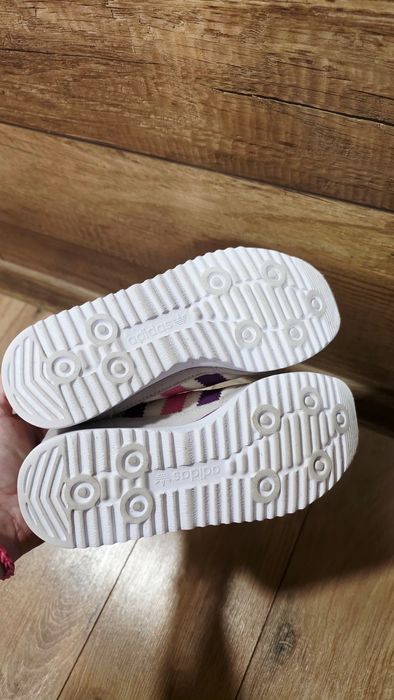 Детски маратонки adidas RS
Артикулен код : JQ5963