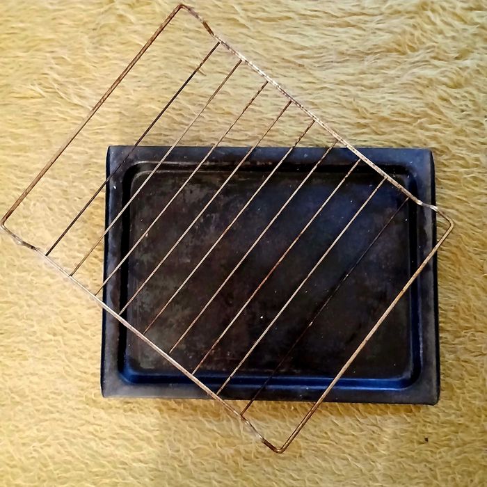 Духовка Электрическая в рабочем состоянии