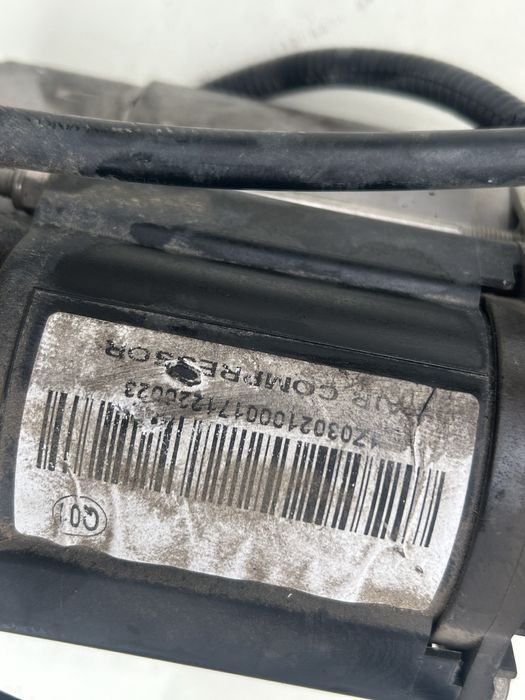 Компресор за окачването на Ауди А8 Д3