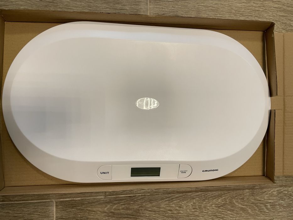 Продавам бебешка везна Grundig