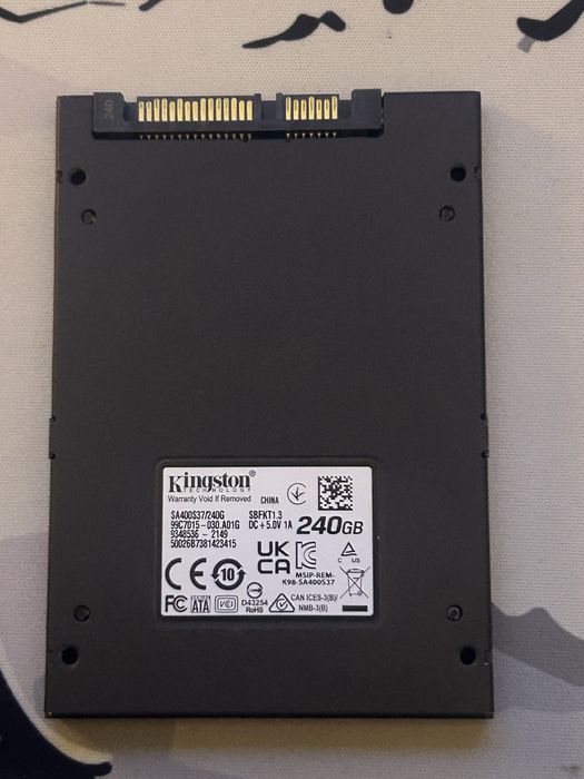 SSD kingstone 240 de gb + cablu de conectare
