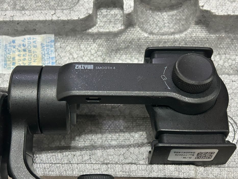 Zhiyun Smooth 4 / Стабилизатор для мобильной съемки