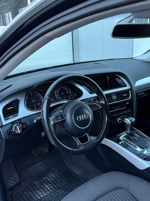 Продавам Ауди А4 Б8.5 s lain quattro автоматик 2000кб 190кс