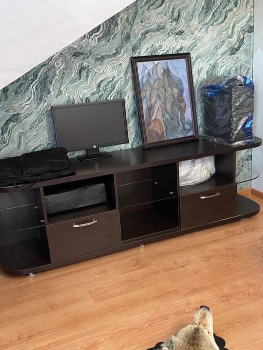 Продам тумбу под телевизор