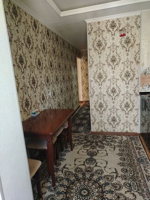 Чирчик аренда 2 ком квартира в 3 мкр 4 этаж