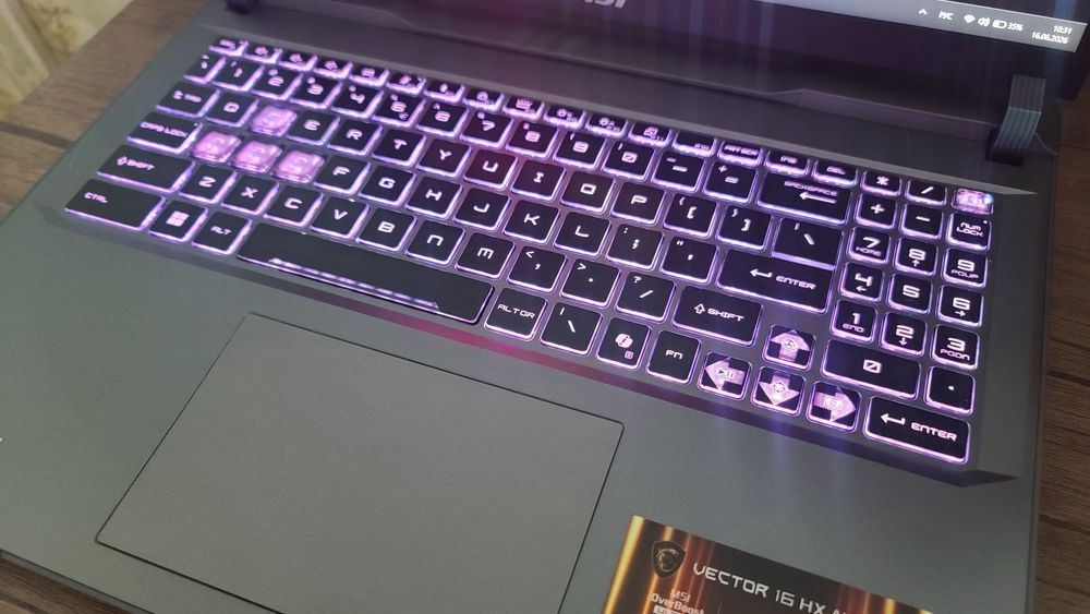 MSI Vector 16 HX AI A2XW