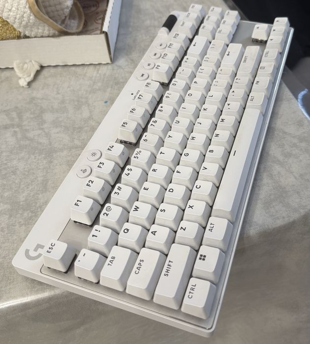 Игровая клавиатура Logitech pro x tkl rapid