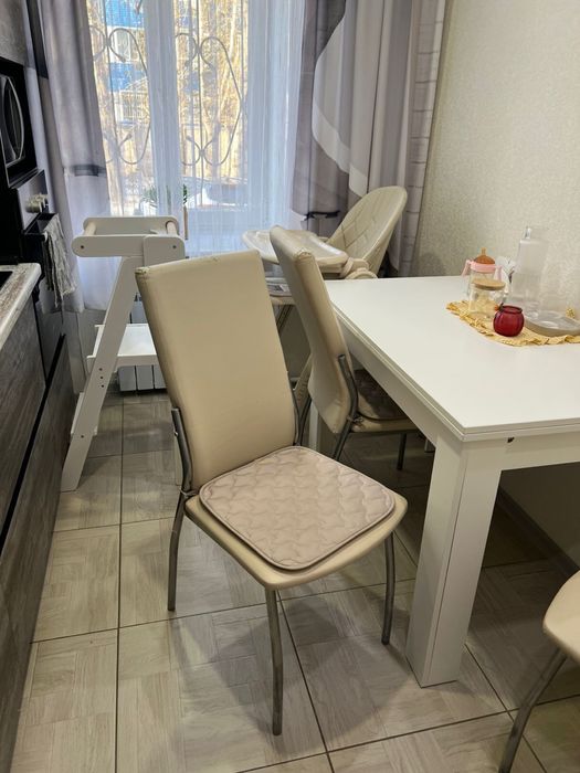 Продам кухонные стулья