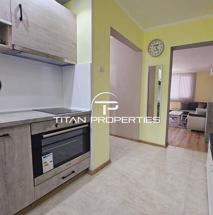 Дава се под наем Тристаен апартамент в Пловдив, Център - 78 кв.м за 598.23 € - Снимка #2