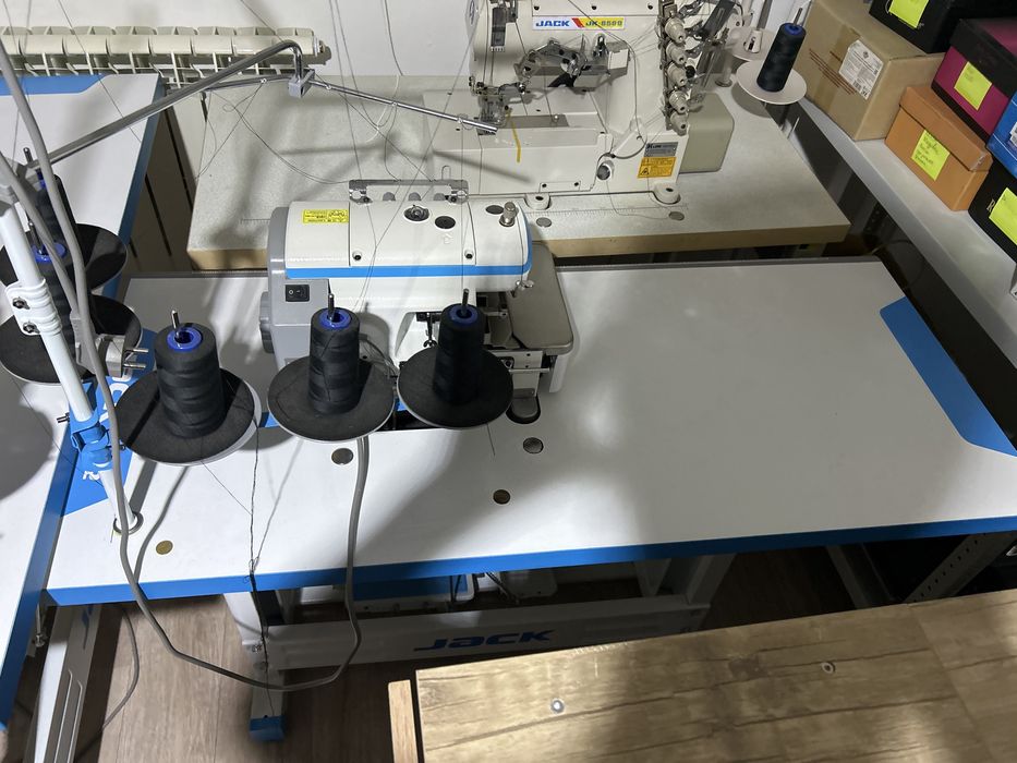 Оверлок Jack JK-E4S-4-M03/333 белый