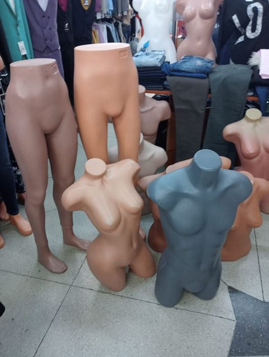 Vind manechine busturi și picioare