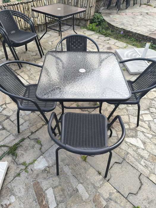 Градински маси и стилове