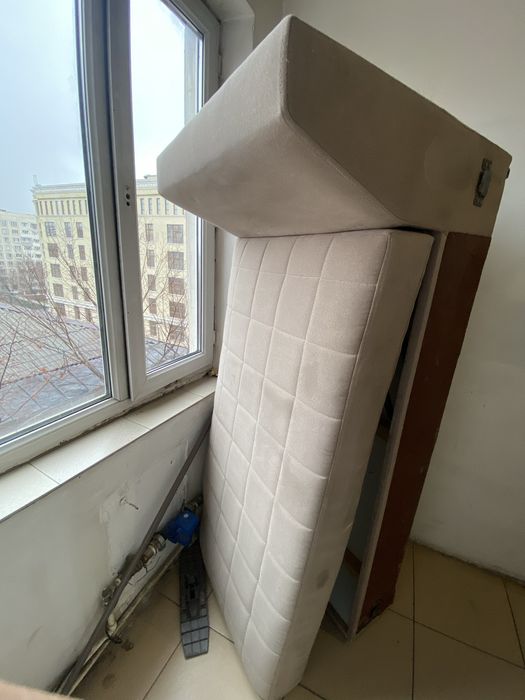 Диван мебель обычной