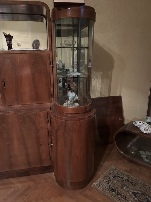 Mobila din lemn masiv de nuc cu furnir 2 garnituri