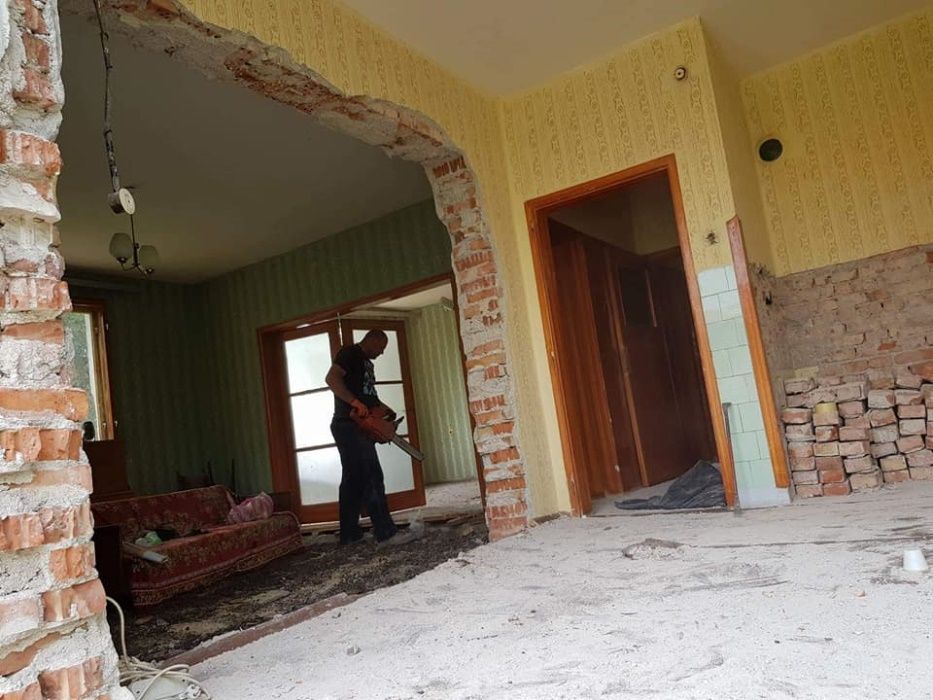 Къртене , чистене и извозване,почистване на дворове и мазета.