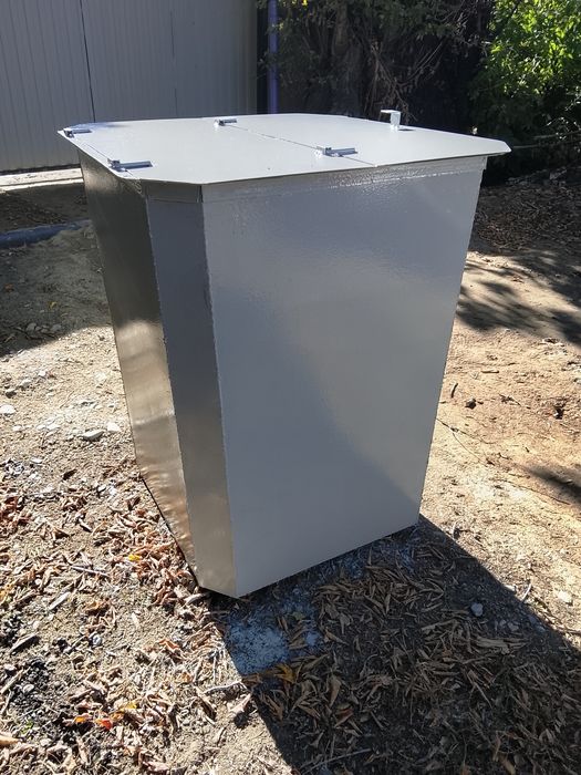 Мусорный контейнер