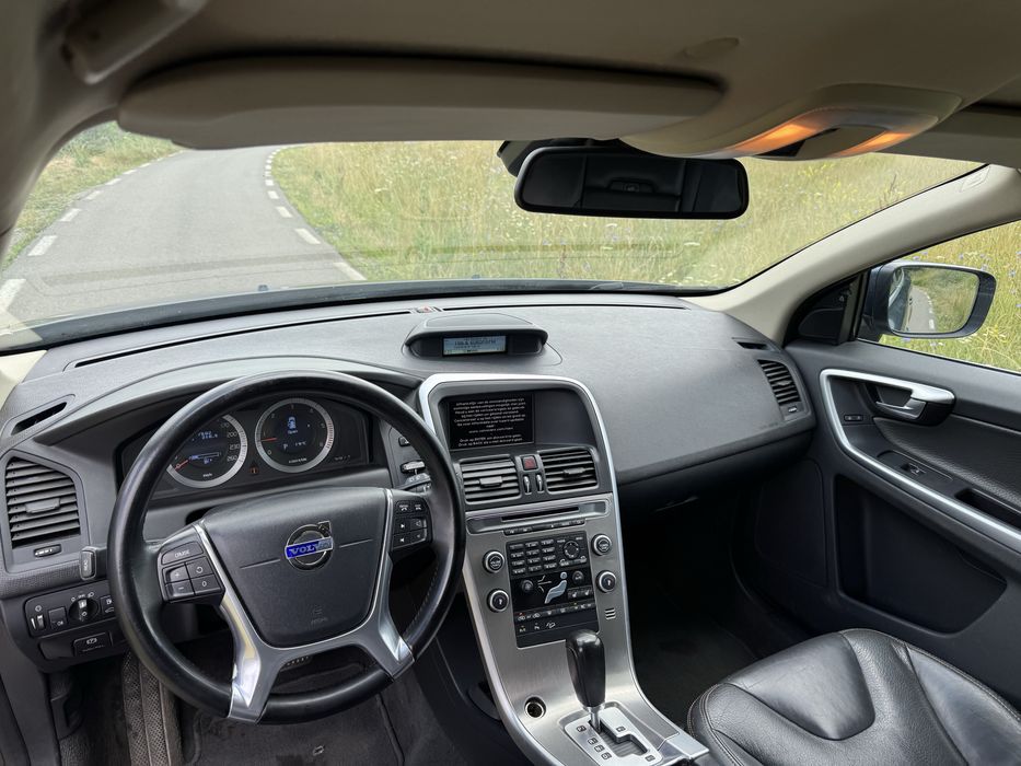 VOLVO XC60 2011 — imagine 5